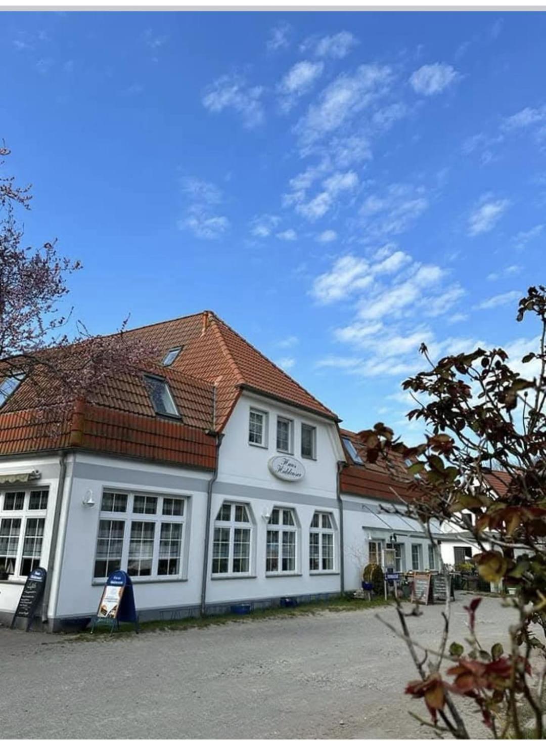Pension & Restaurant Haus Hiddensee Kloster Eksteriør bilde