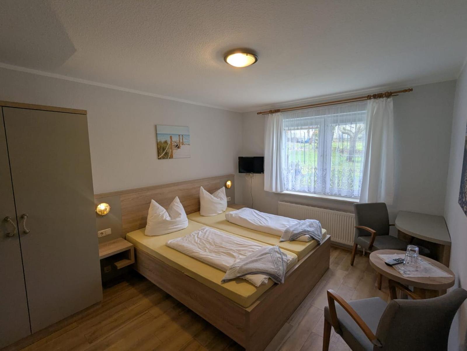 Pension & Restaurant Haus Hiddensee Kloster Eksteriør bilde