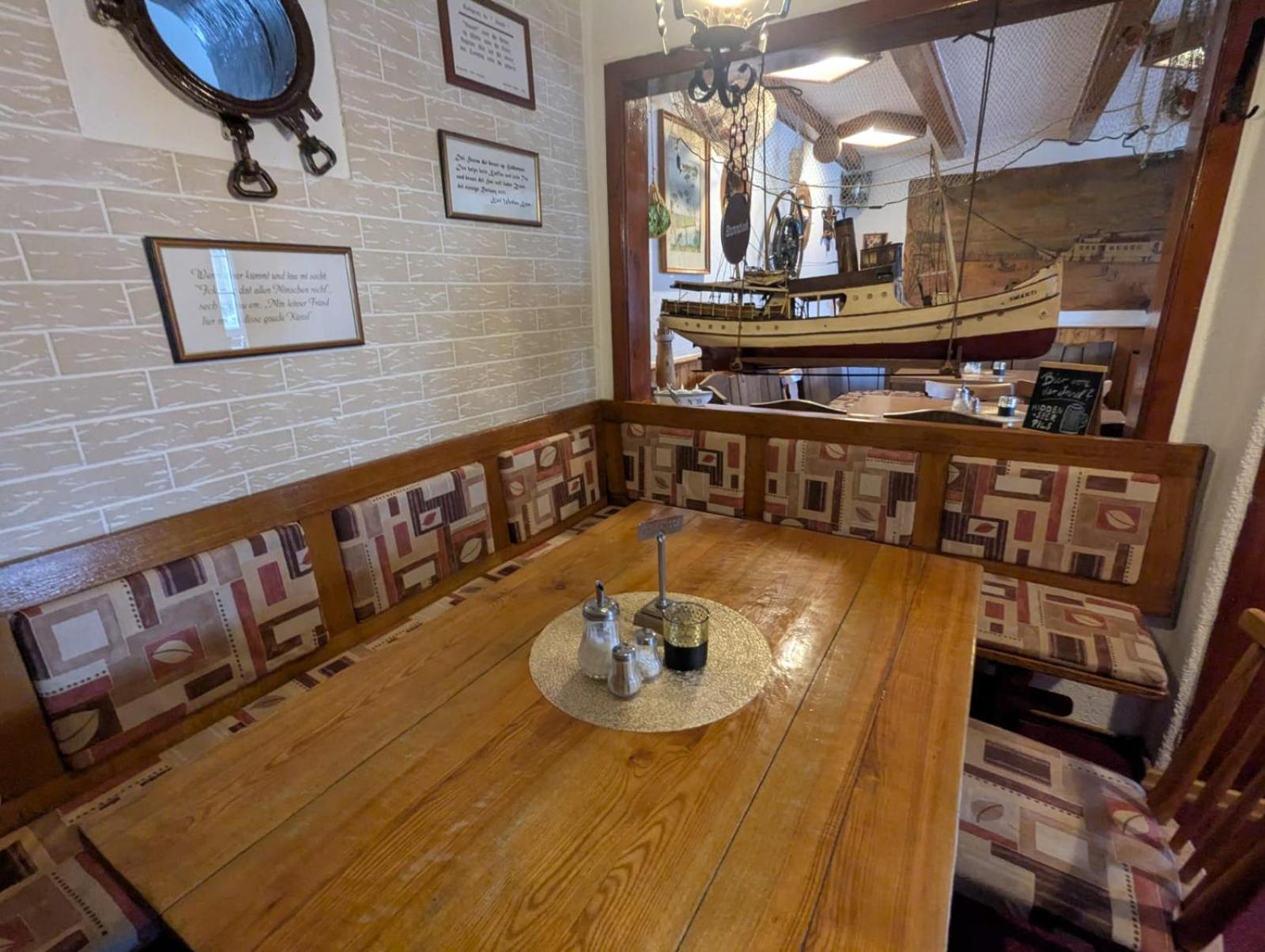 Pension & Restaurant Haus Hiddensee Kloster Eksteriør bilde